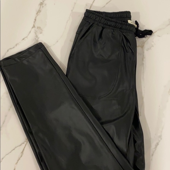 Max Studio Faux Leather Pants - Picture 4 of 7
